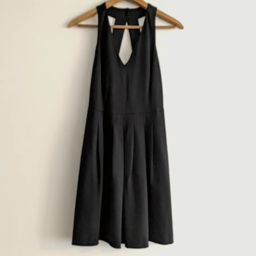 Banana Republic Black Pleated Dress Size 4